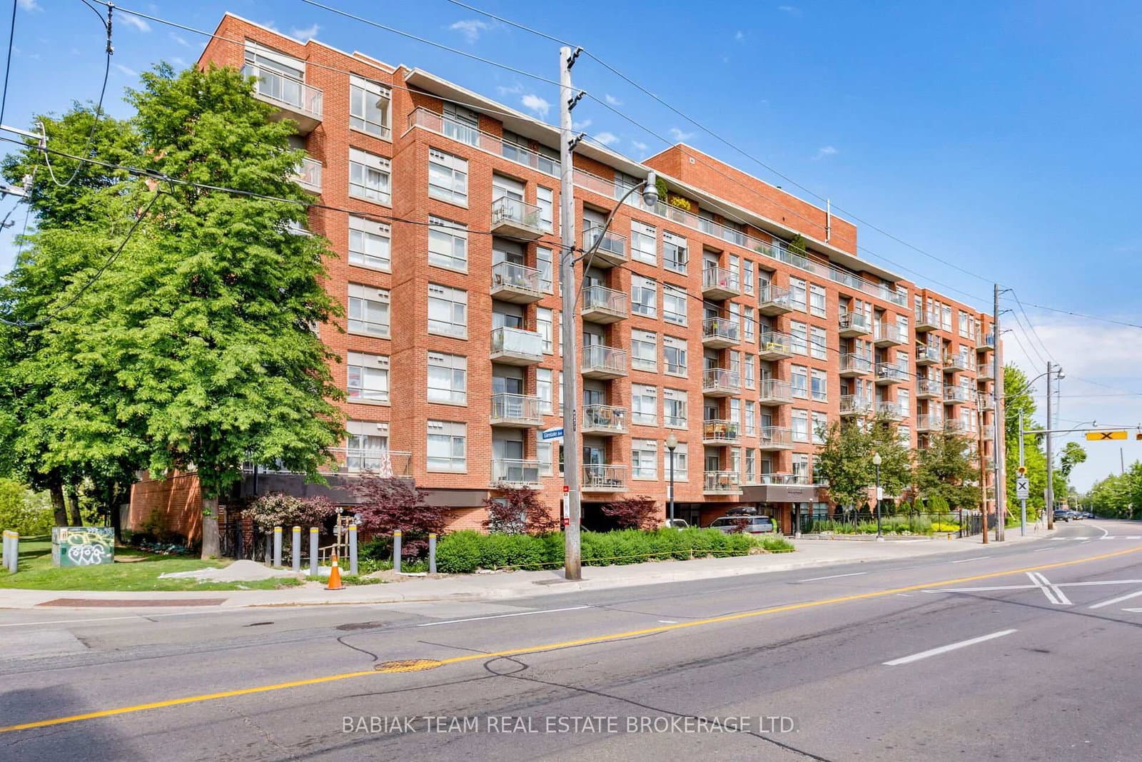 2495 Dundas Street West Street, Unit 307 thumbnail 2