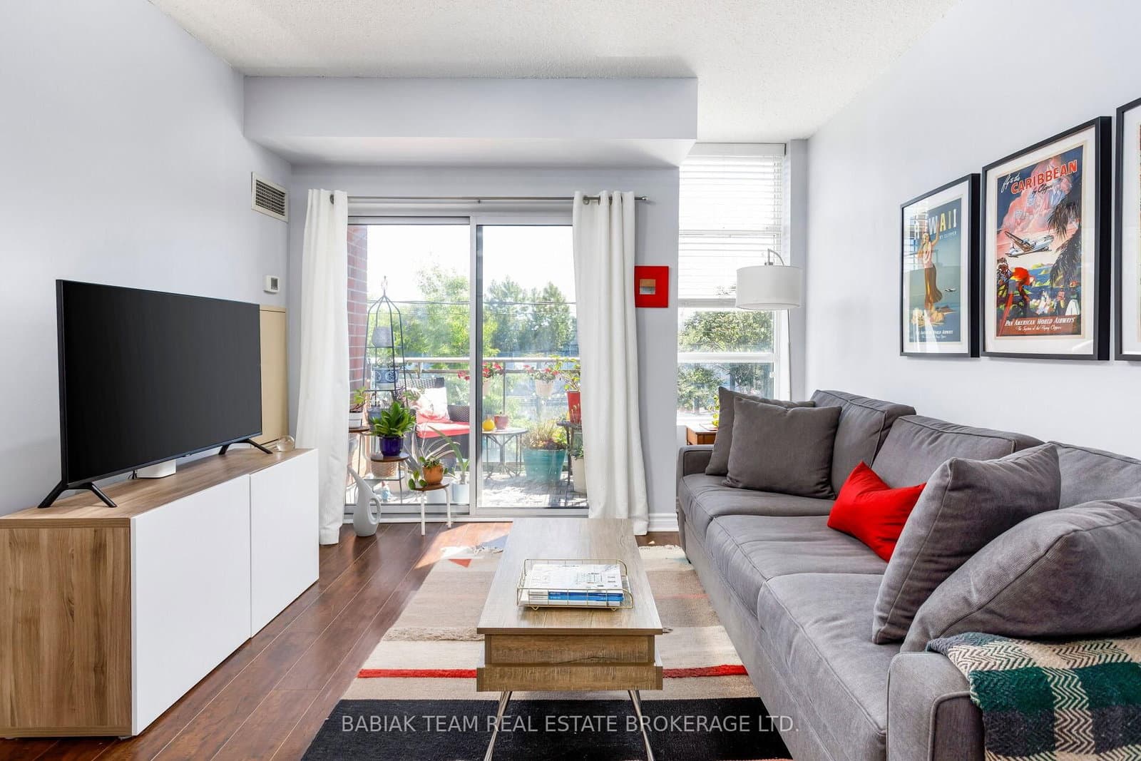 2495 Dundas Street West Street, Unit 307 thumbnail 9