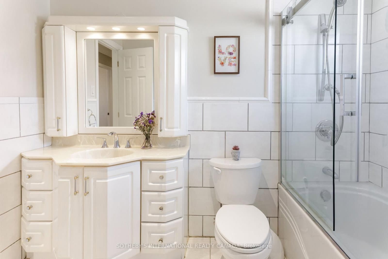 2694 Constable Road, Unit Upper thumbnail 15