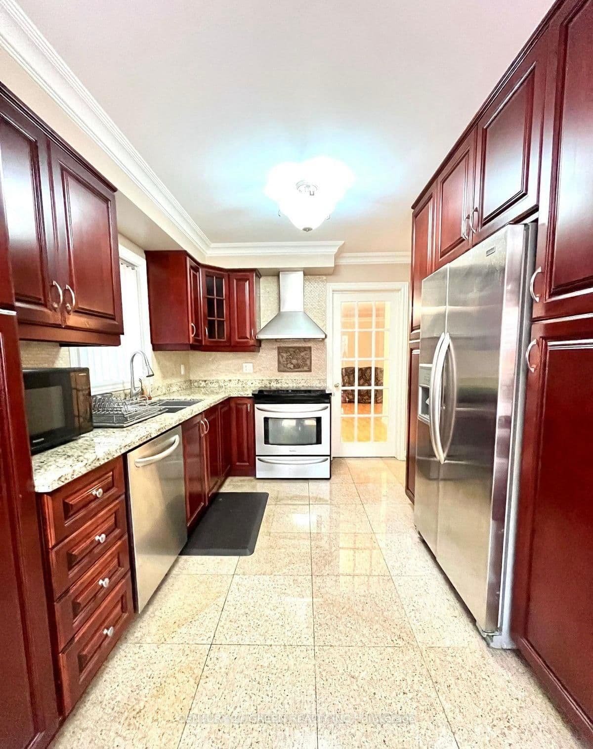 215 Kingknoll Drive thumbnail 3