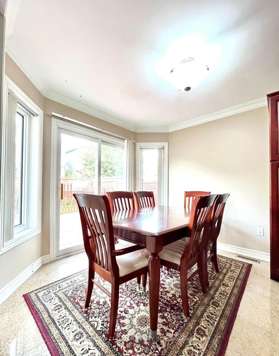 215 Kingknoll Drive thumbnail 7