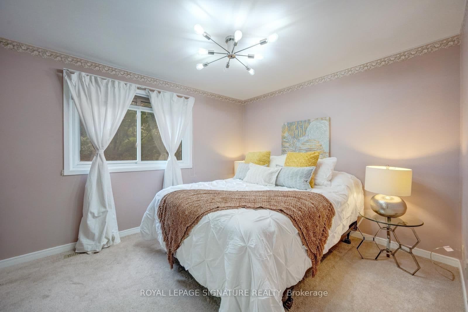 77 McCraney Street W thumbnail 17
