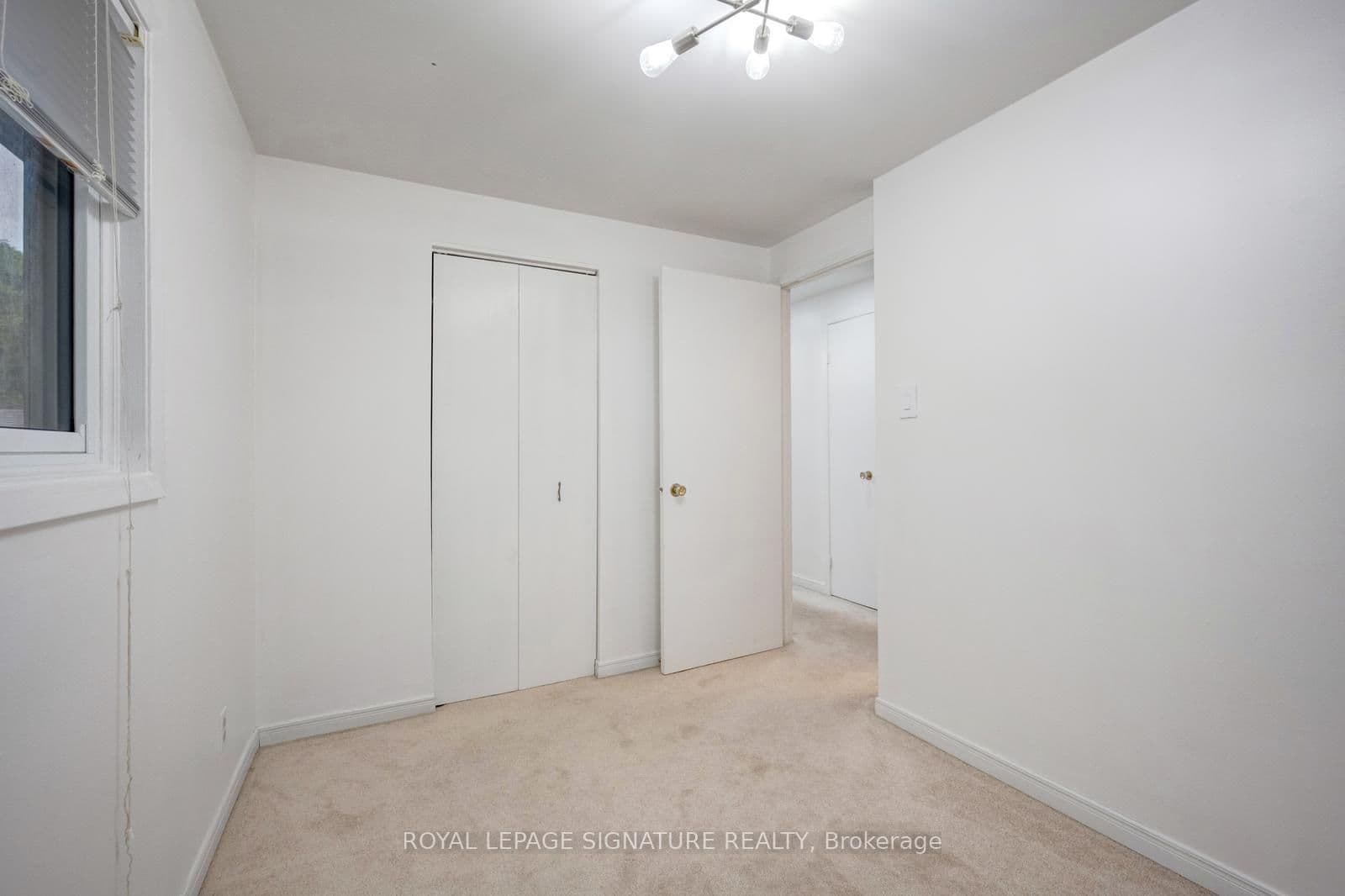 77 McCraney Street W thumbnail 21