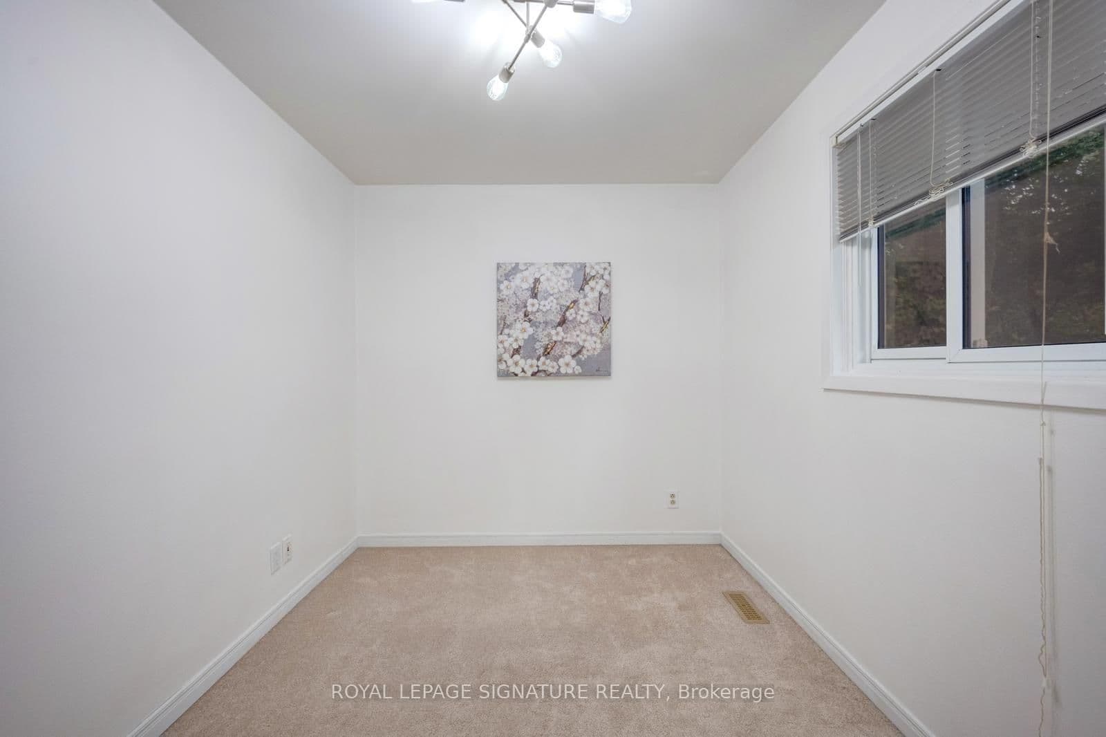 77 McCraney Street W thumbnail 22