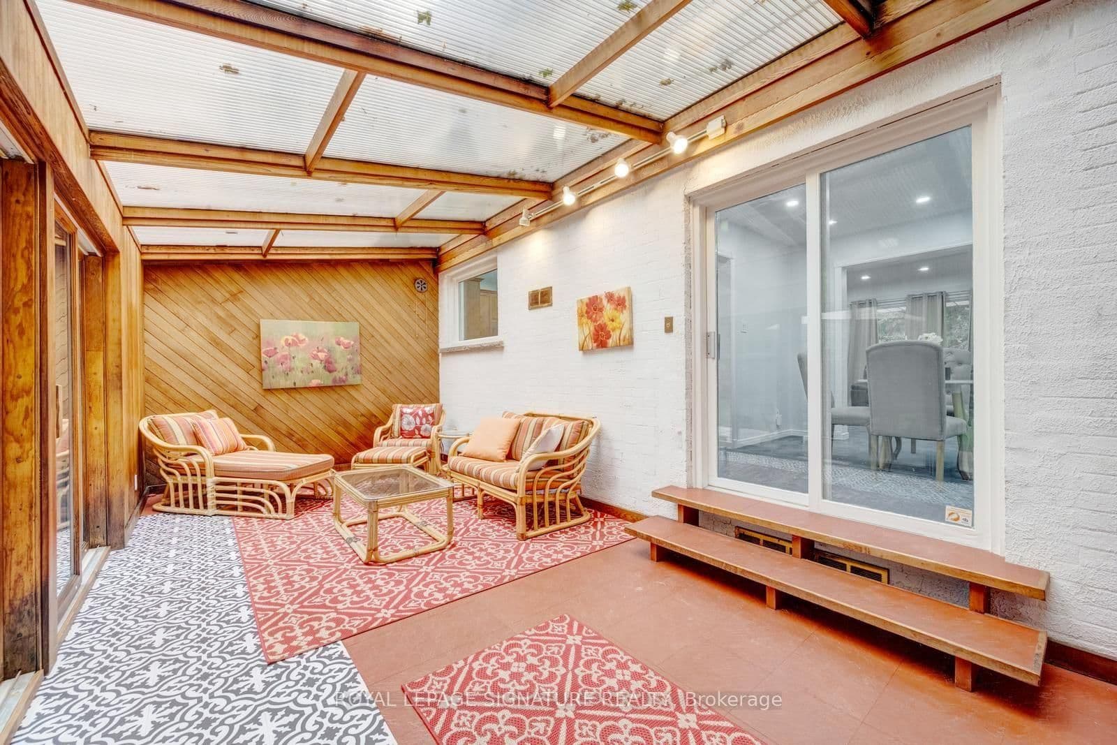 77 McCraney Street W thumbnail 28