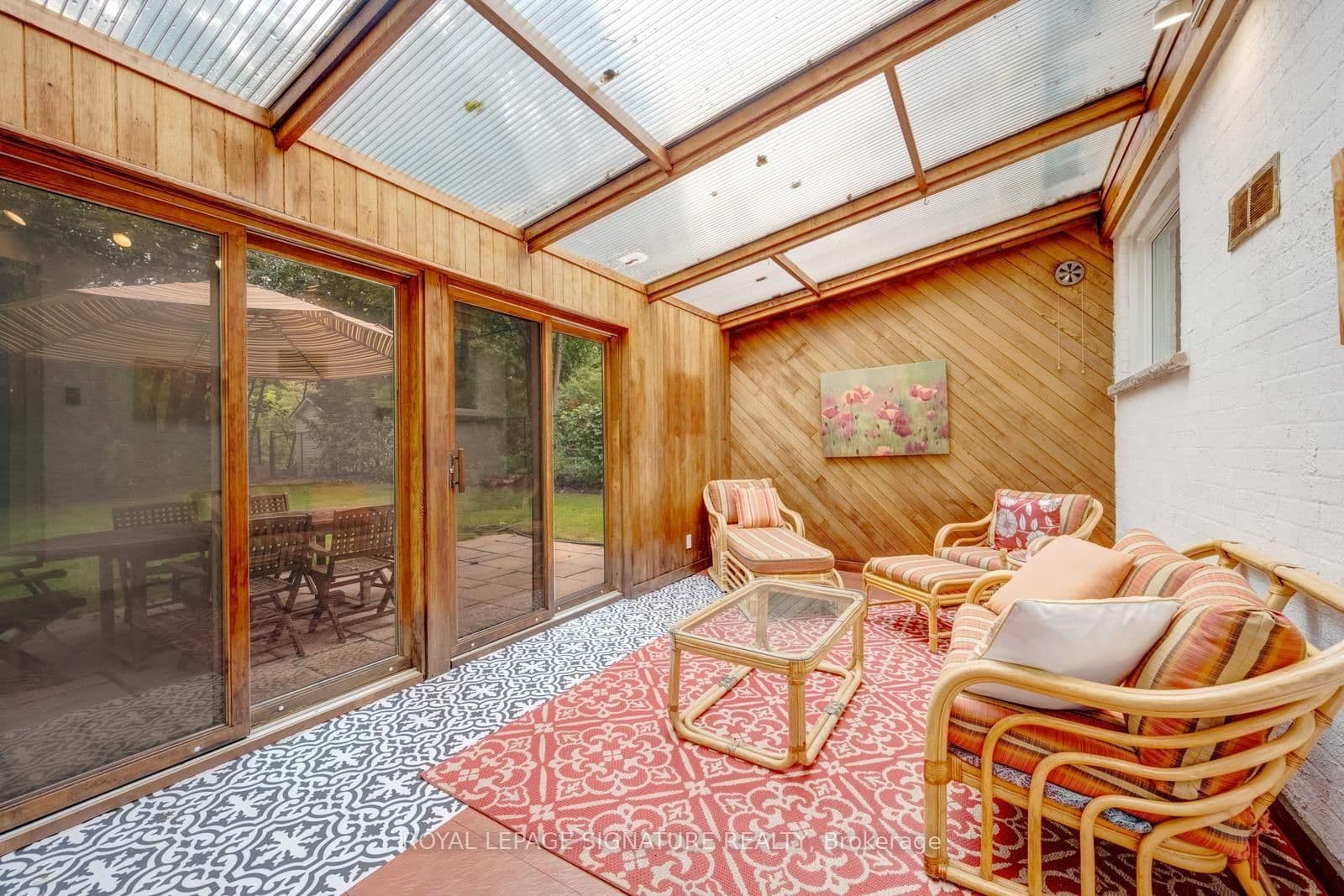 77 McCraney Street W thumbnail 30