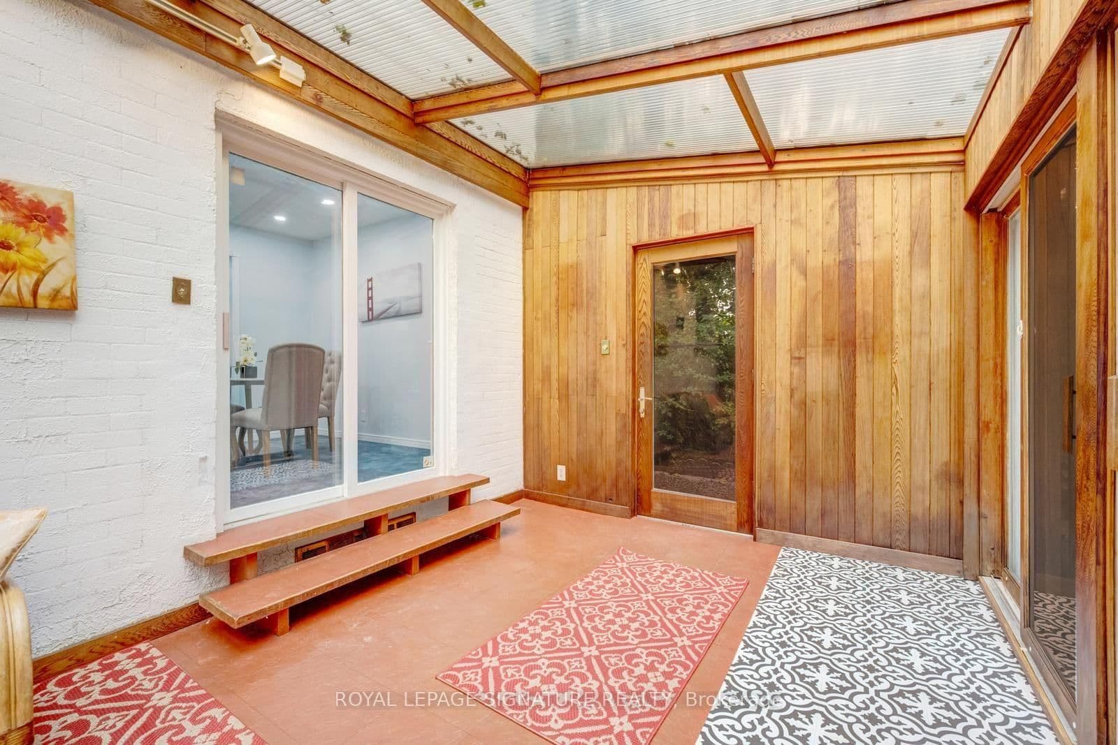 77 McCraney Street W thumbnail 31