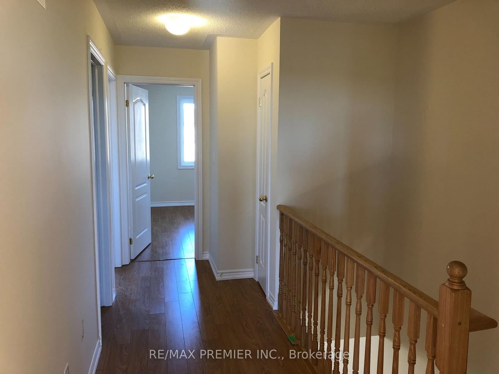 32 Shiff Crescent thumbnail 18