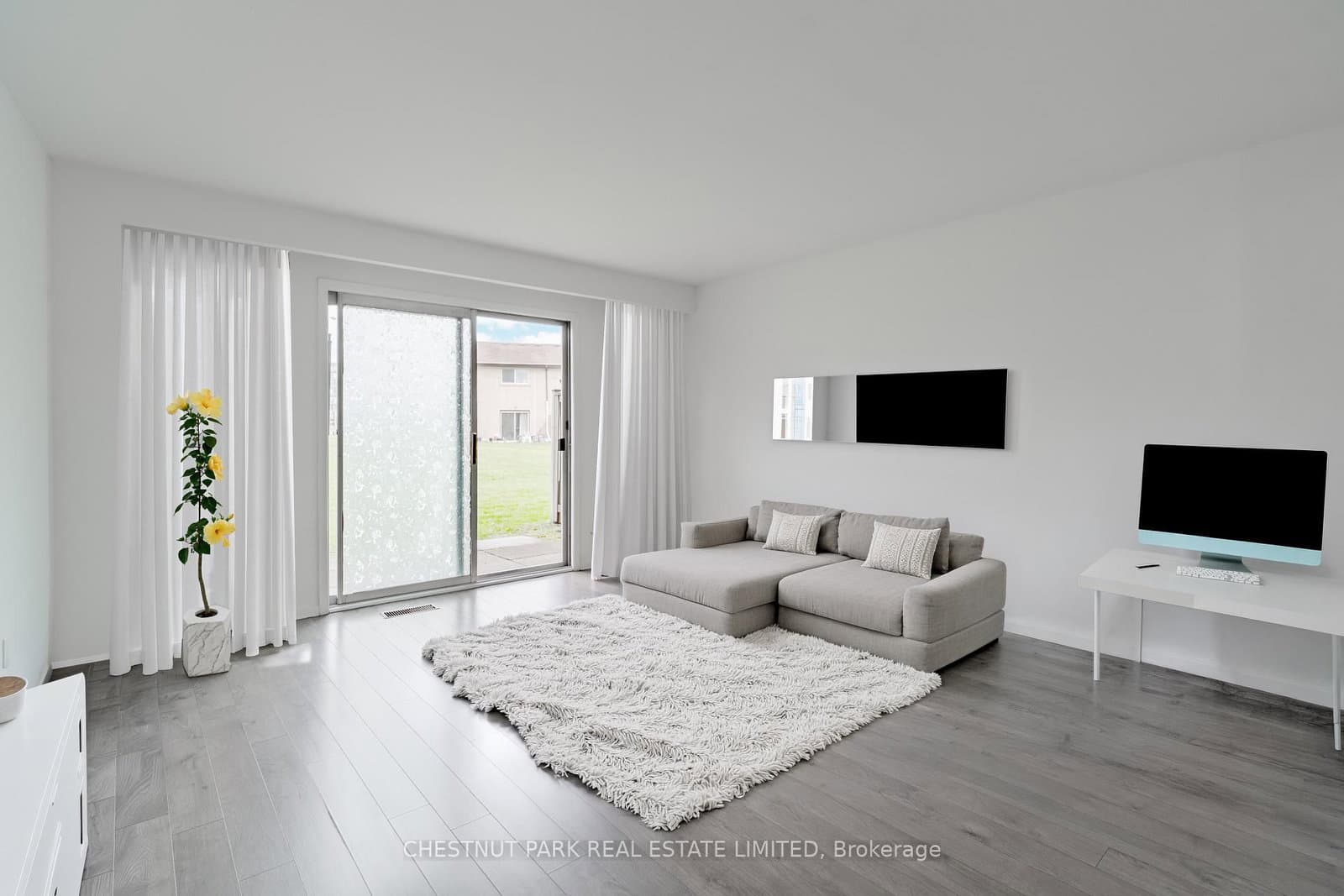 44 ROMFIELD Drive, Unit 12 thumbnail 3
