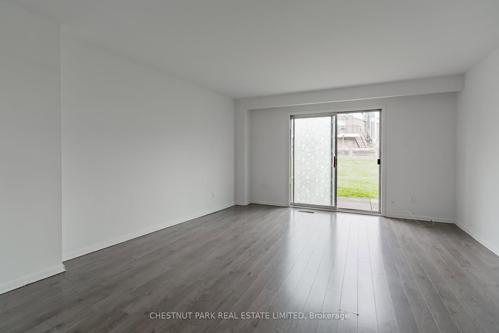 44 ROMFIELD Drive, Unit 12 thumbnail 4
