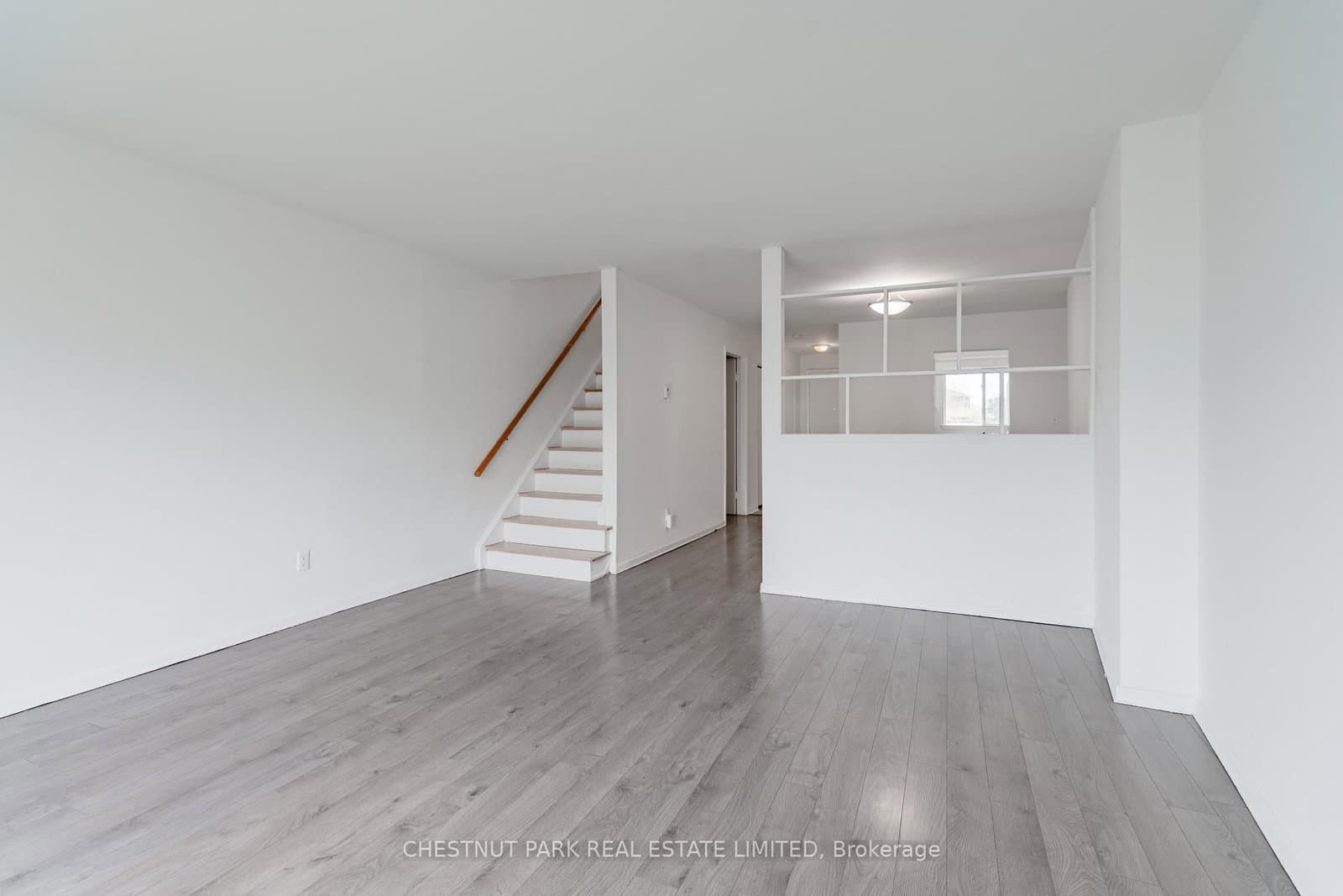44 ROMFIELD Drive, Unit 12 thumbnail 5