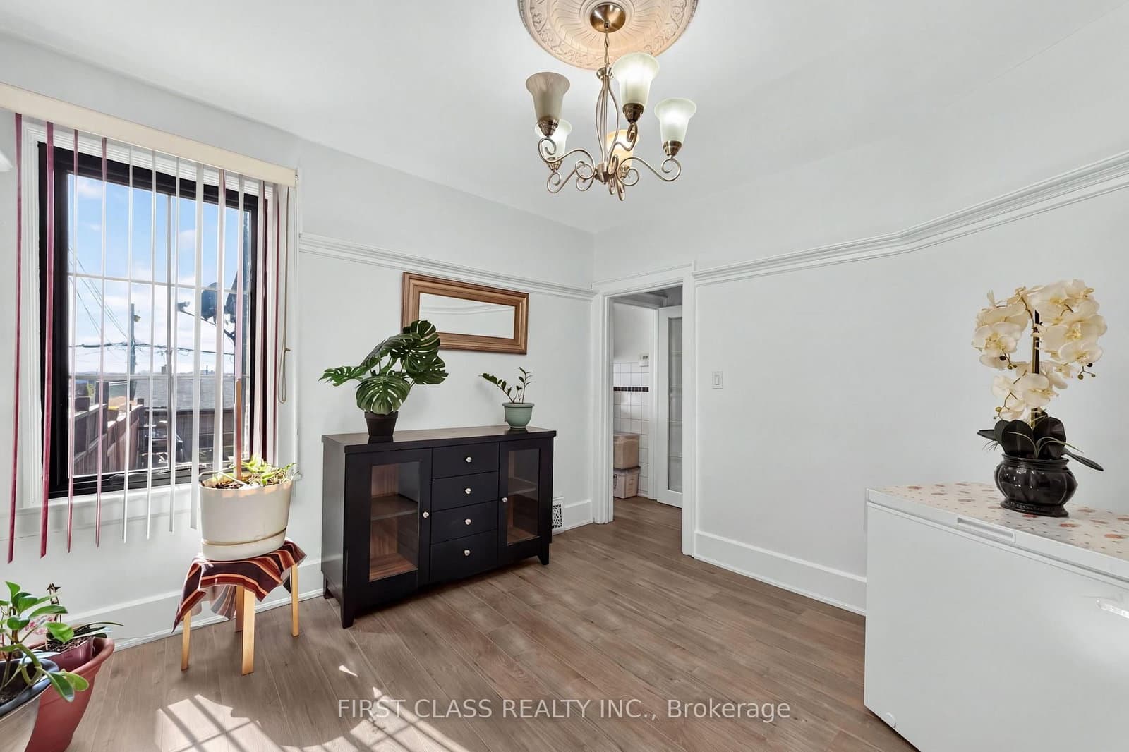 150 Caledonia Road thumbnail 10