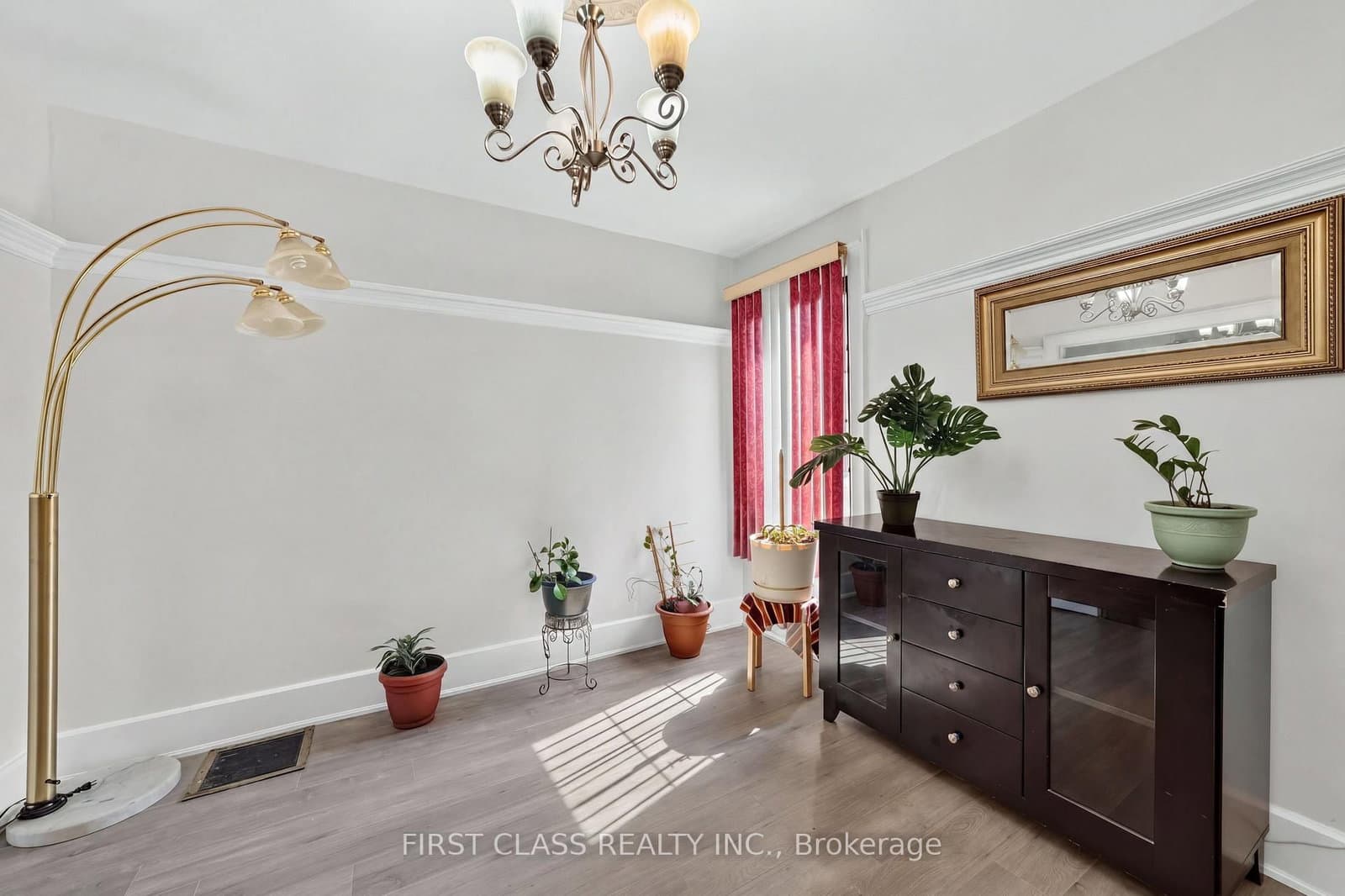 150 Caledonia Road thumbnail 11