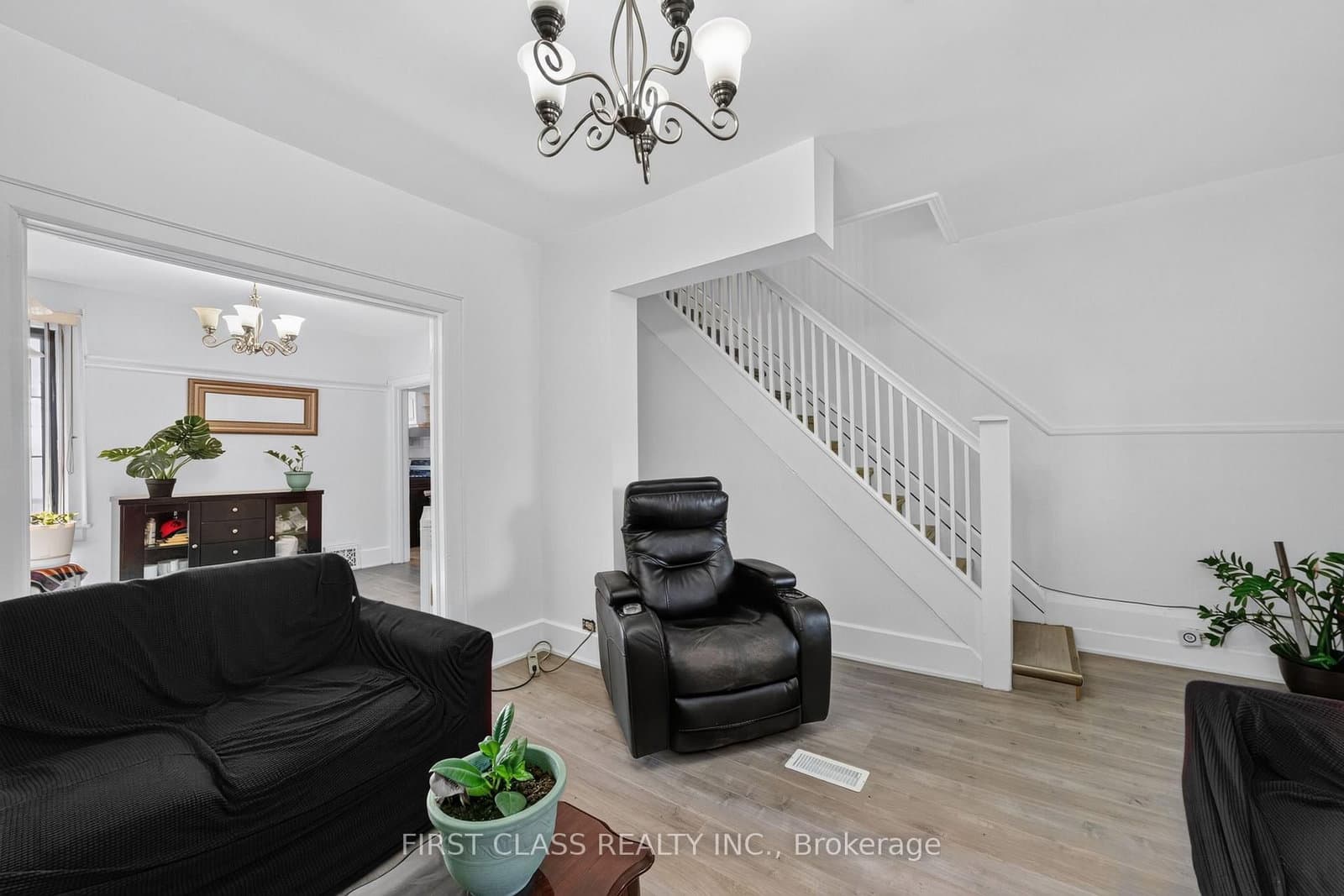 150 Caledonia Road thumbnail 8