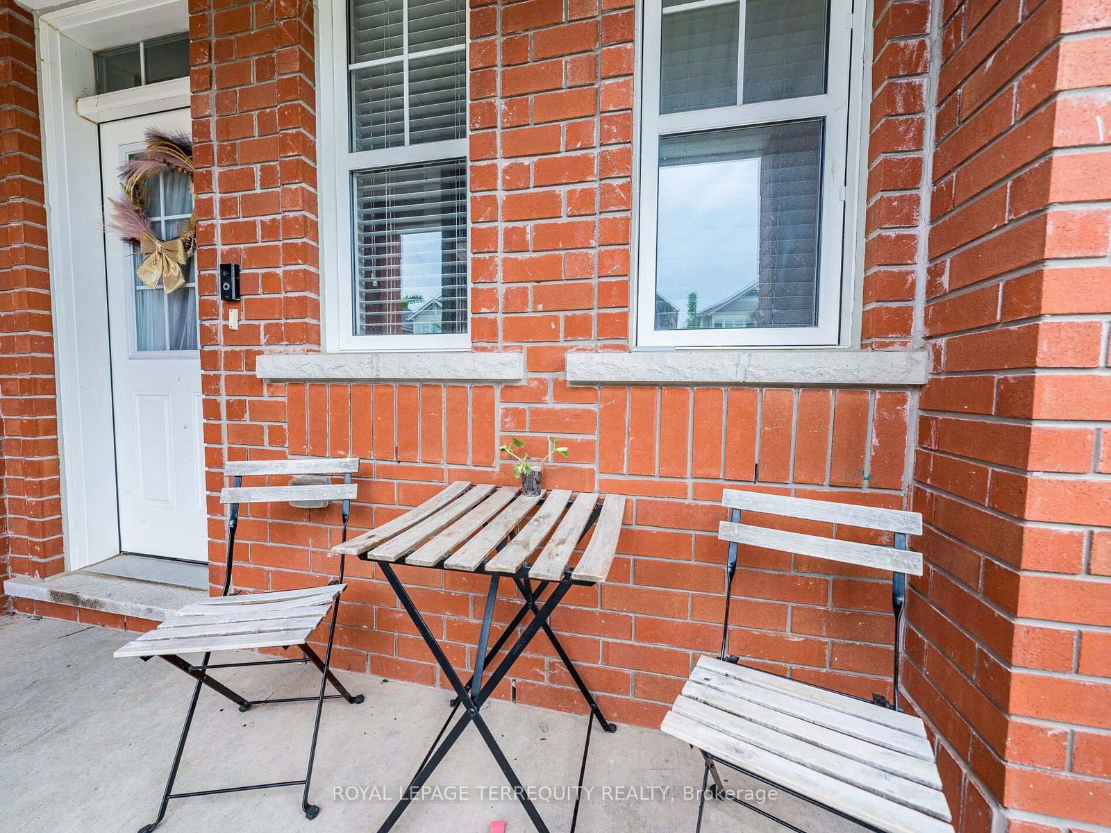 903 Penson Crescent thumbnail 2