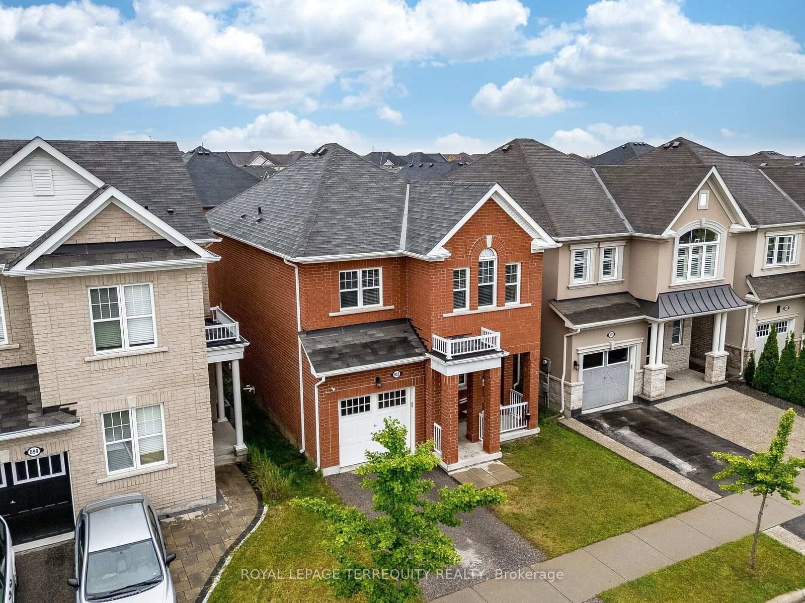 903 Penson Crescent thumbnail 3