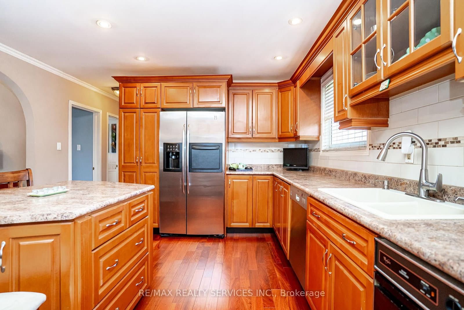 87 Ambleside Drive thumbnail 15