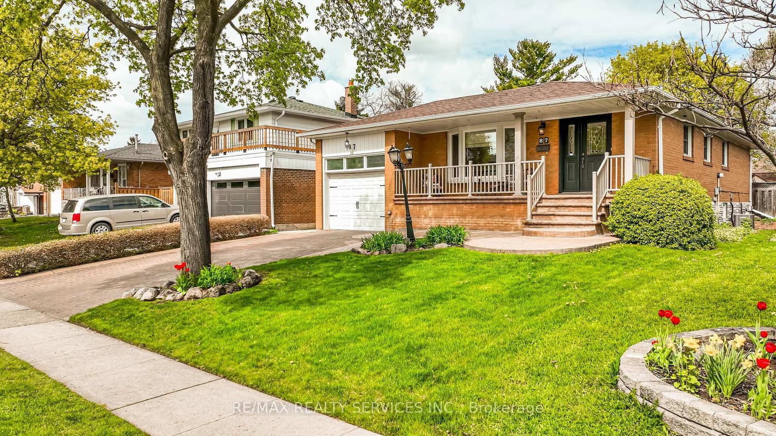 87 Ambleside Drive thumbnail 2