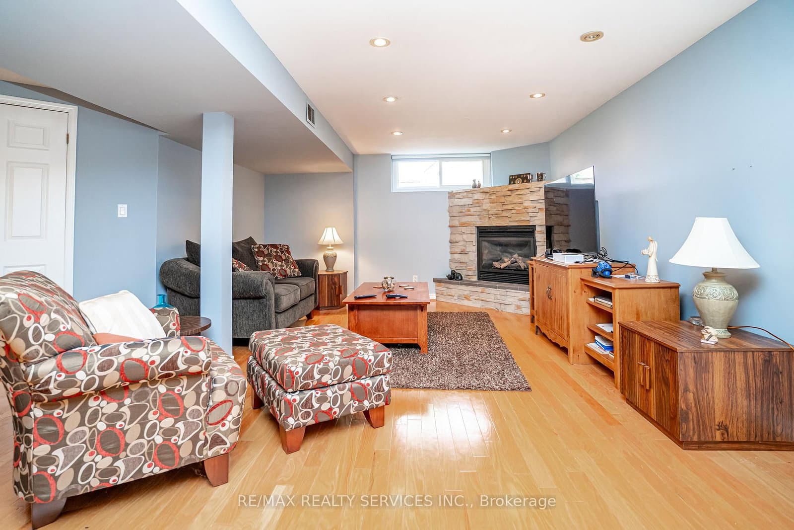 87 Ambleside Drive thumbnail 27