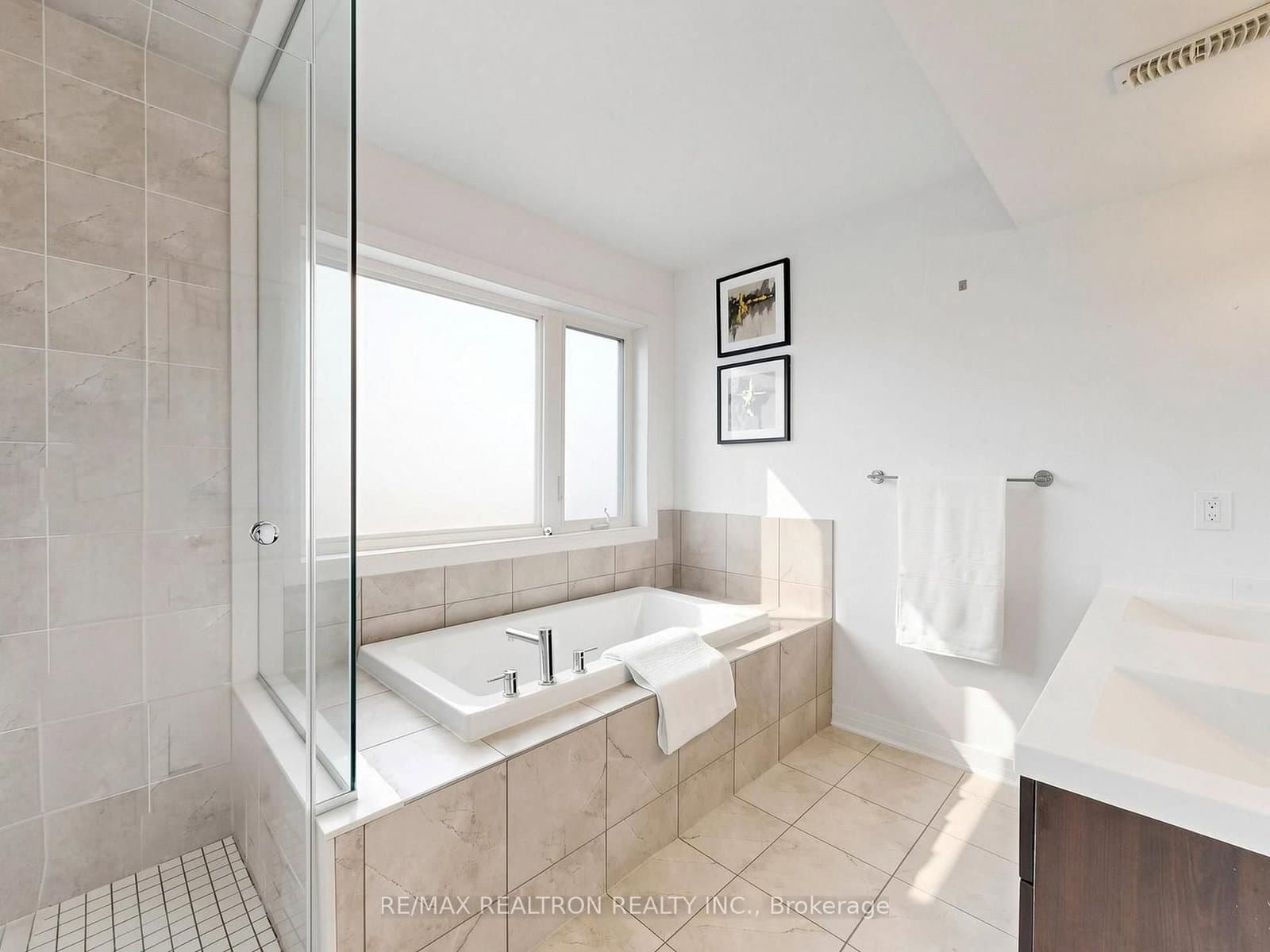 65 Thomas Mullholand Drive, Unit 6 thumbnail 28