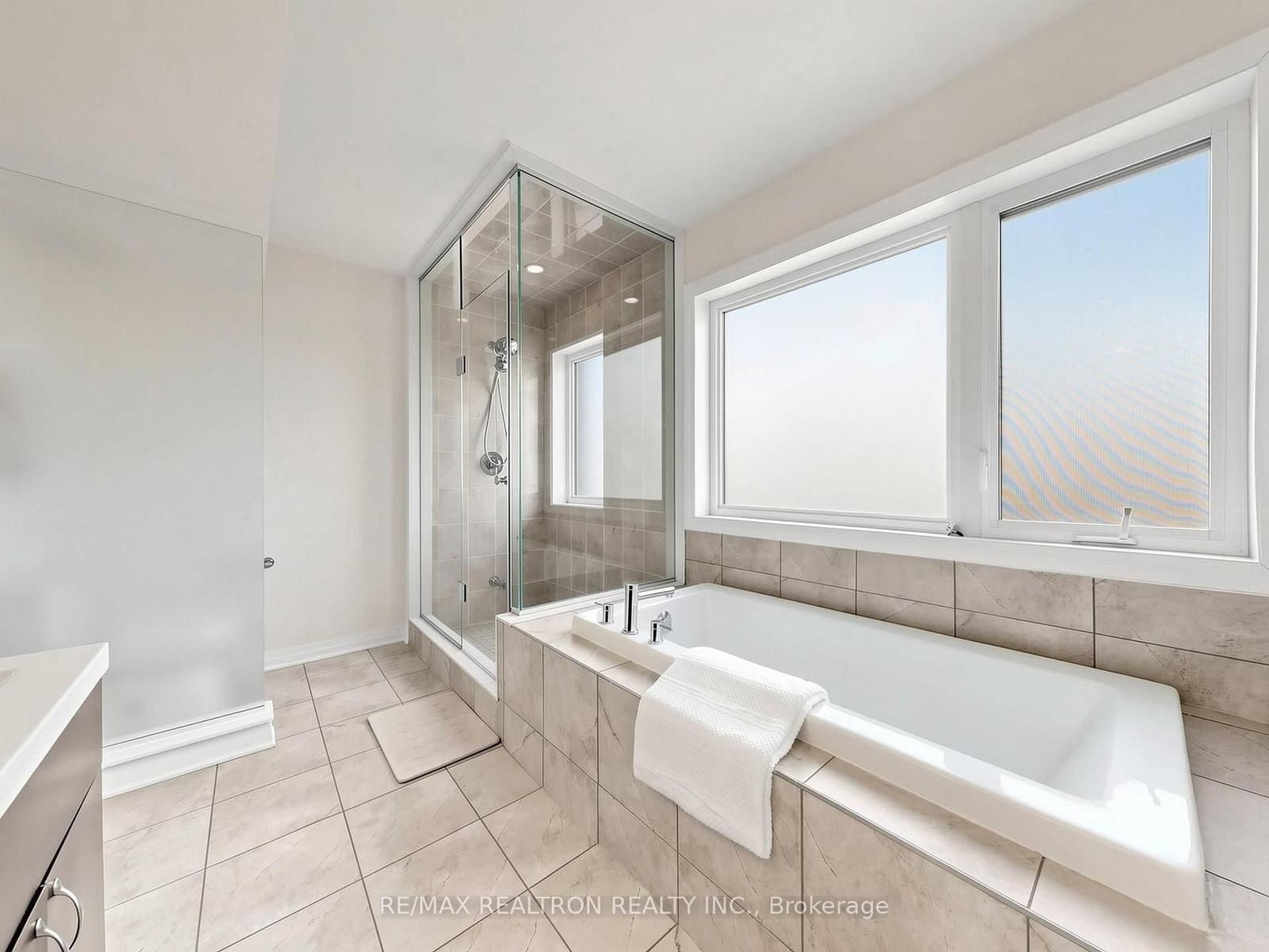 65 Thomas Mullholand Drive, Unit 6 thumbnail 30