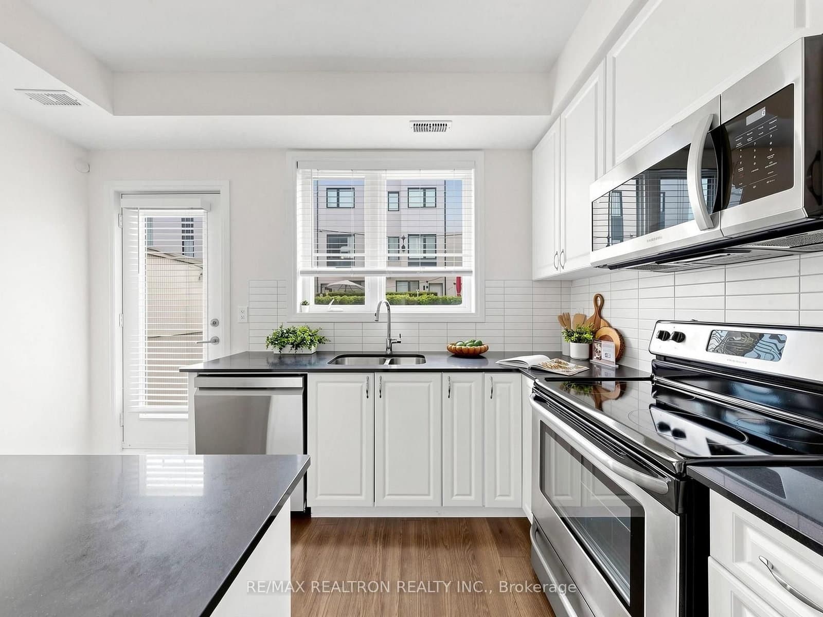65 Thomas Mullholand Drive, Unit 6 thumbnail 8