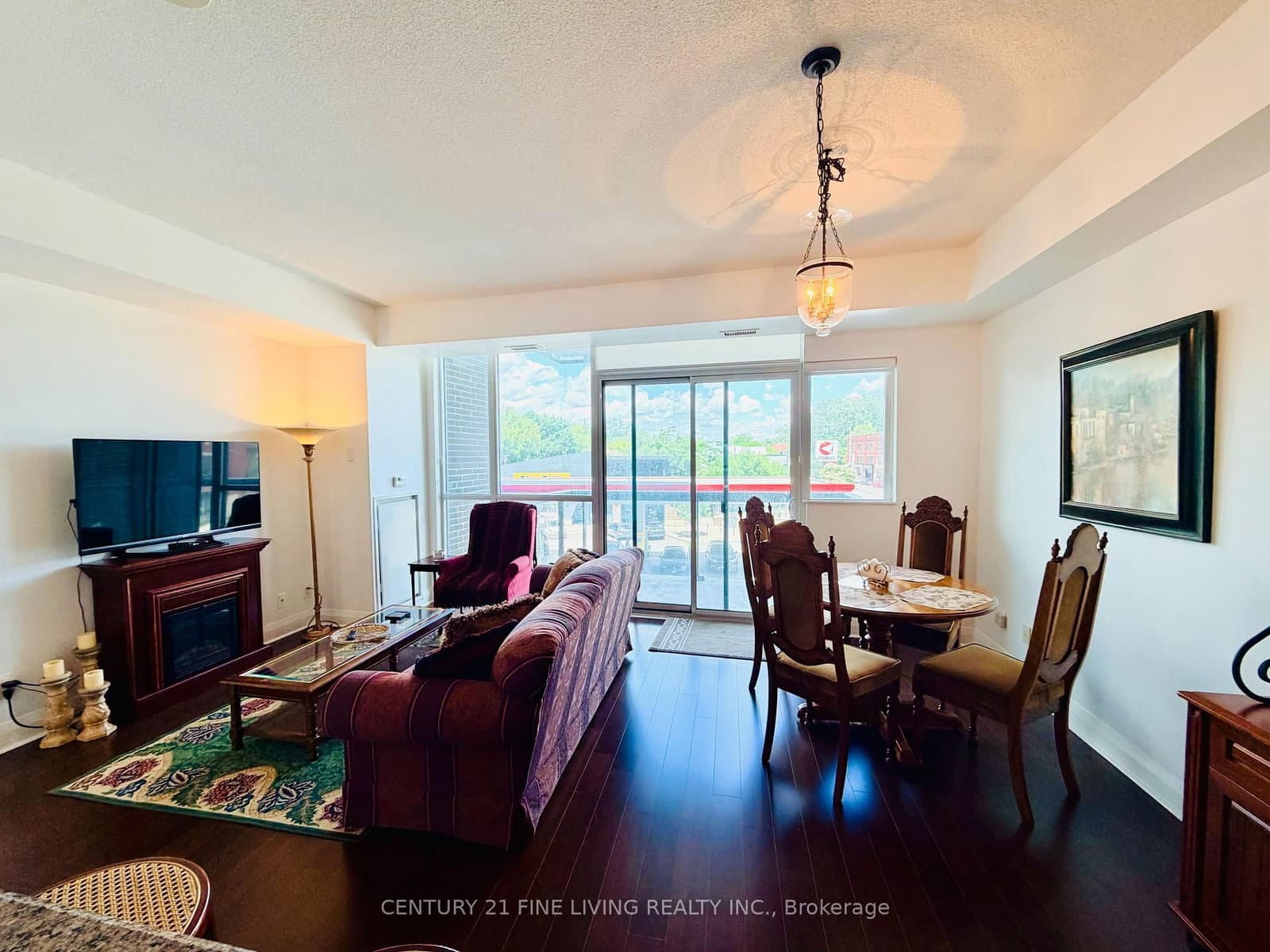 1 Hurontario Street, Unit 201 thumbnail 3