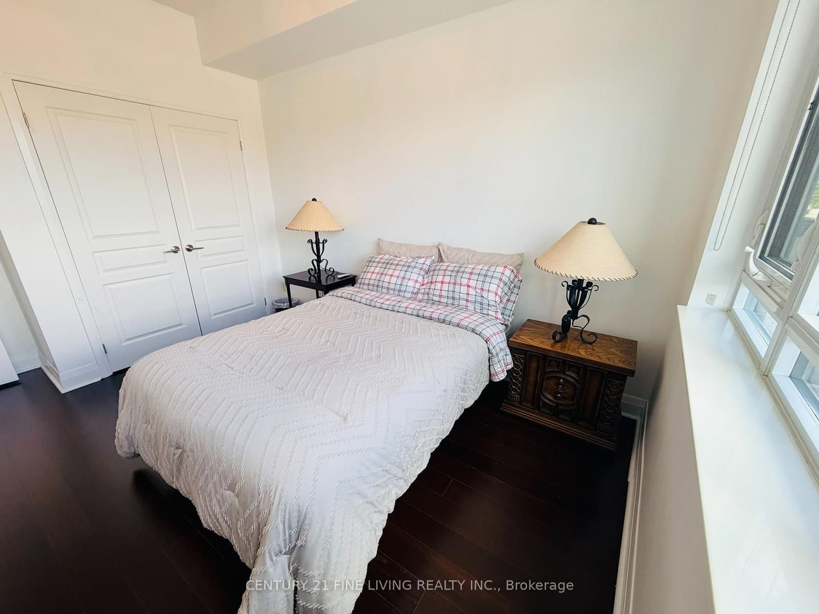 1 Hurontario Street, Unit 201 thumbnail 5