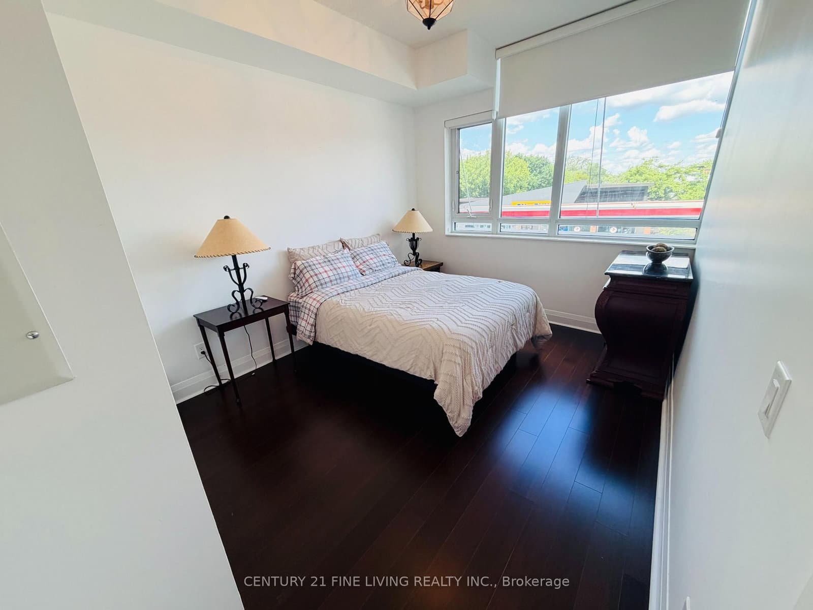 1 Hurontario Street, Unit 201 thumbnail 9