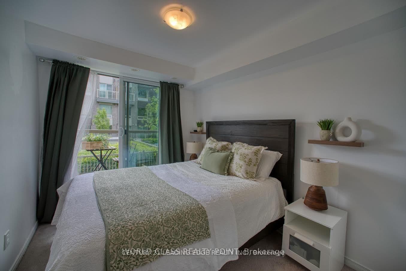 7 Applewood Lane E, Unit 221 thumbnail 8
