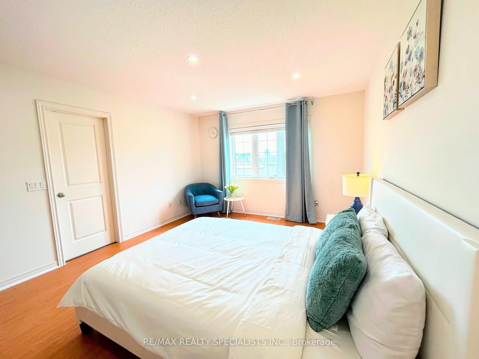 55 Dufay Road thumbnail 14