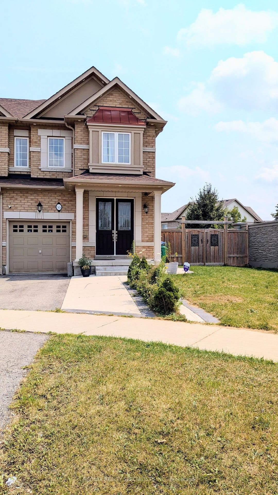 55 Dufay Road thumbnail 2