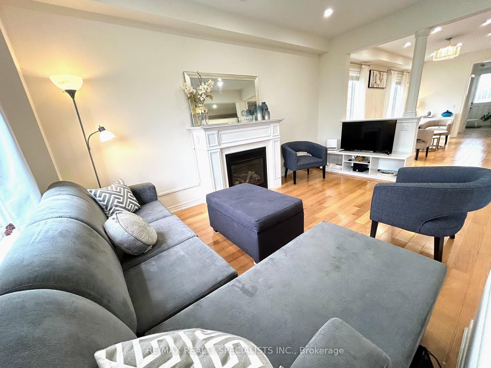 55 Dufay Road thumbnail 9