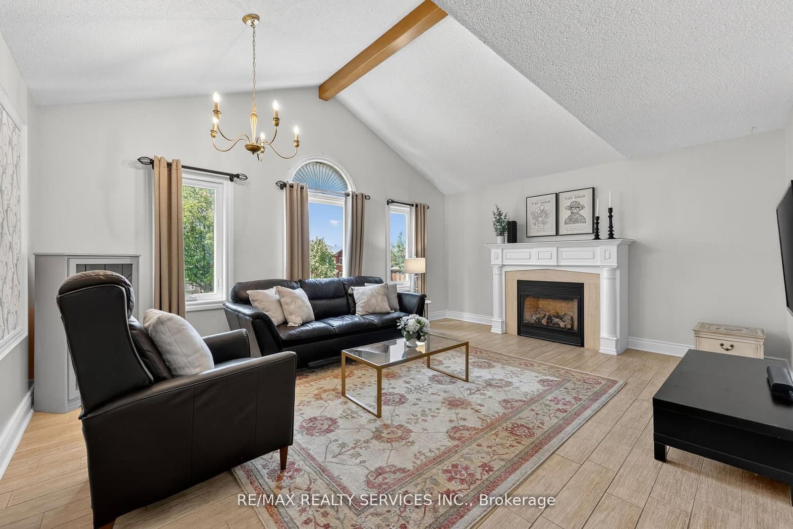 150 Royal Valley Drive thumbnail 18