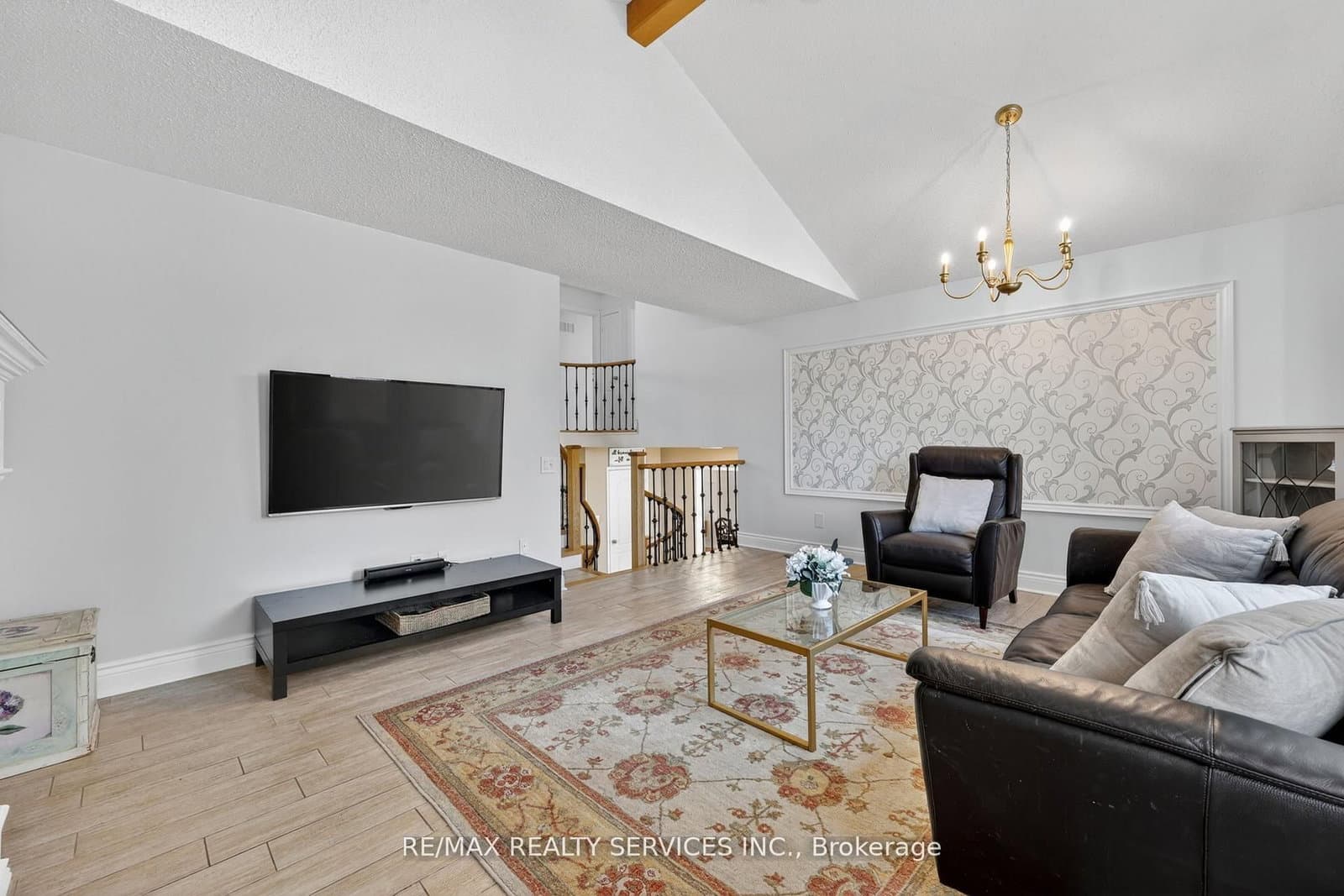 150 Royal Valley Drive thumbnail 19