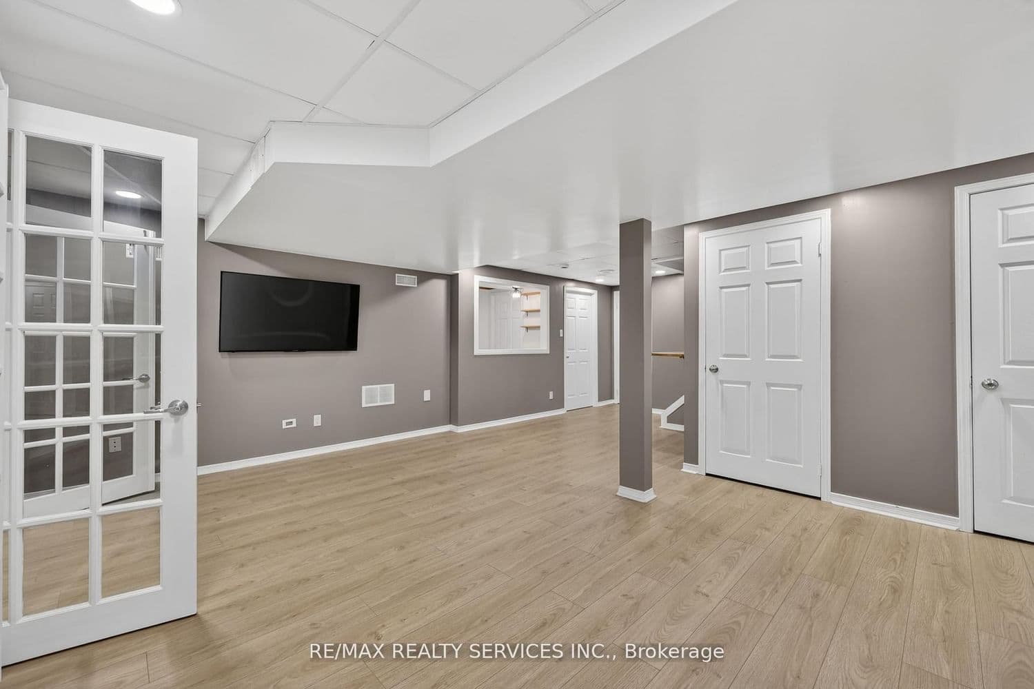 150 Royal Valley Drive thumbnail 33
