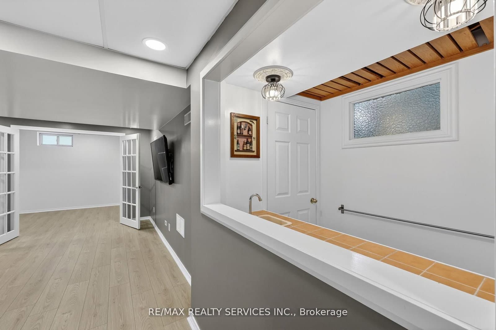150 Royal Valley Drive thumbnail 34