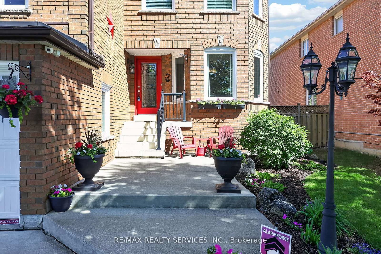 150 Royal Valley Drive thumbnail 4