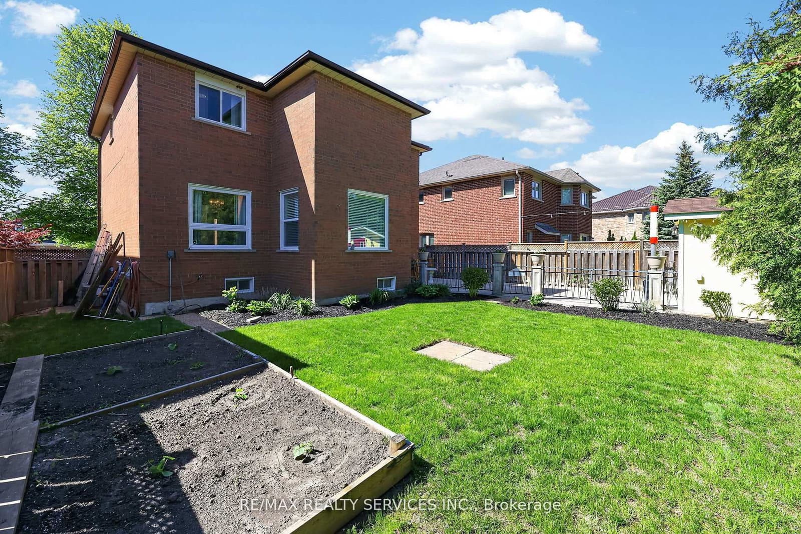 150 Royal Valley Drive thumbnail 44