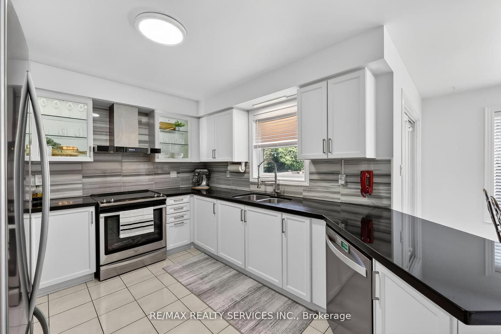 150 Royal Valley Drive thumbnail 8
