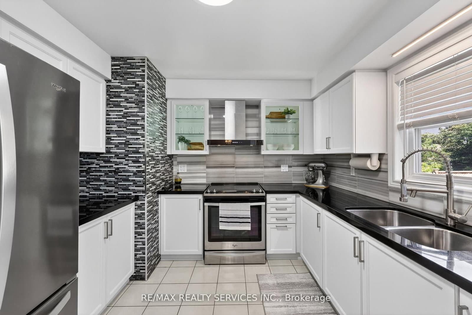 150 Royal Valley Drive thumbnail 9