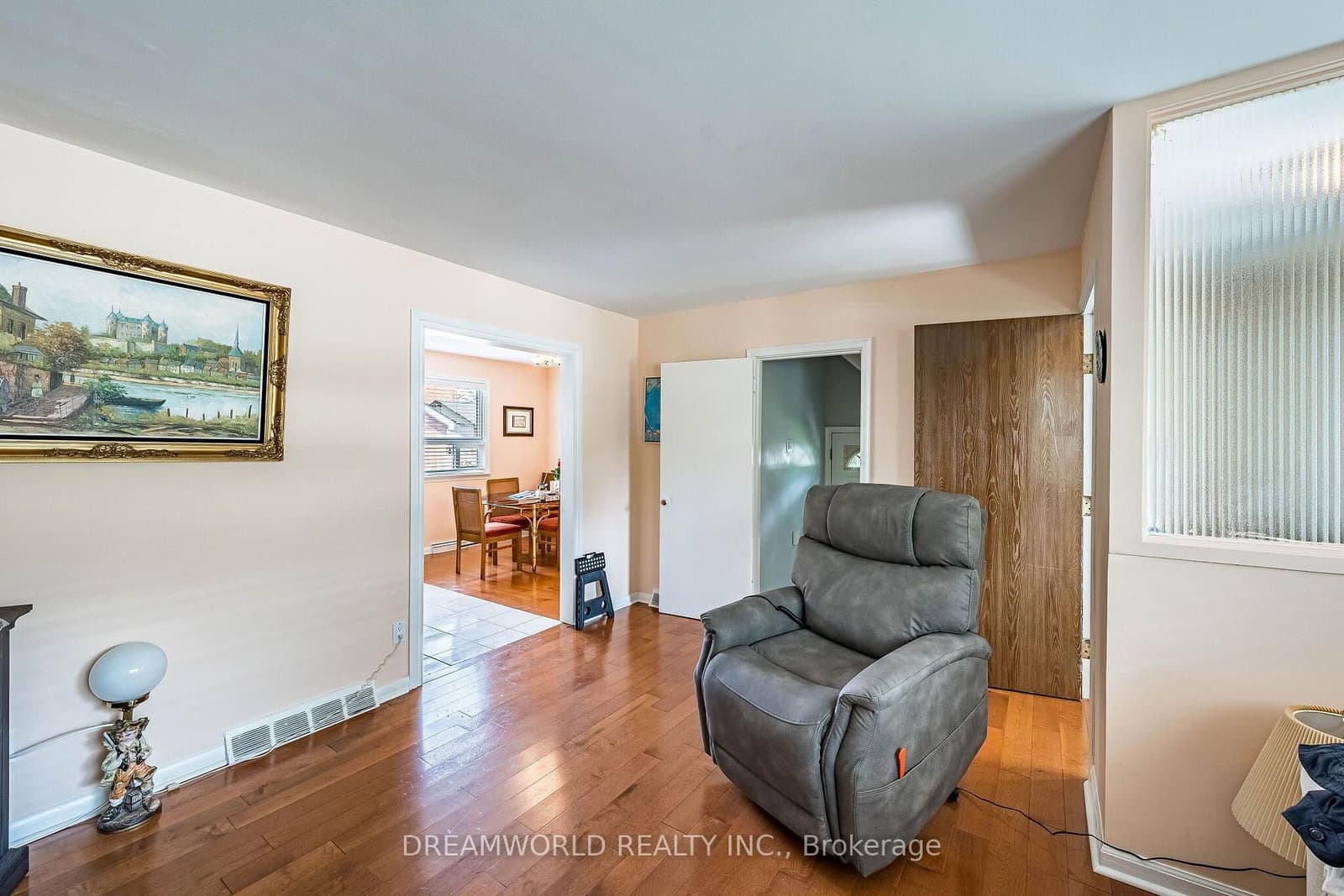 24 Whitburn Crescent thumbnail 13