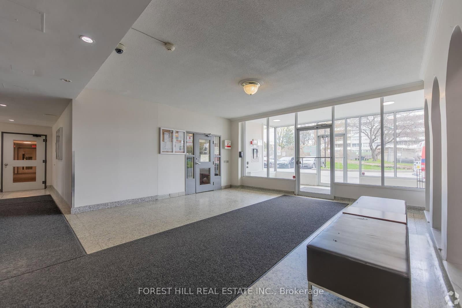 1130 Wilson Avenue, Unit 508 thumbnail 3