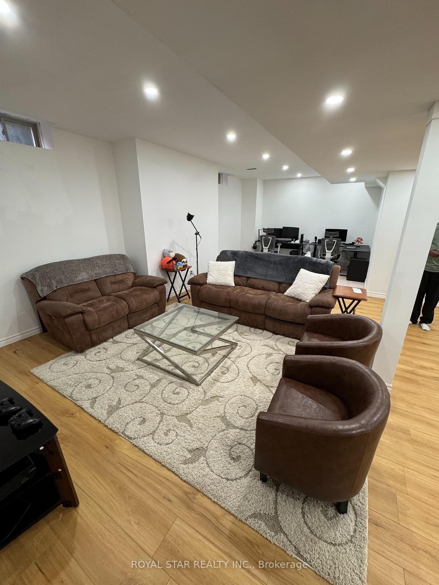 26 Marvin Avenue thumbnail 44