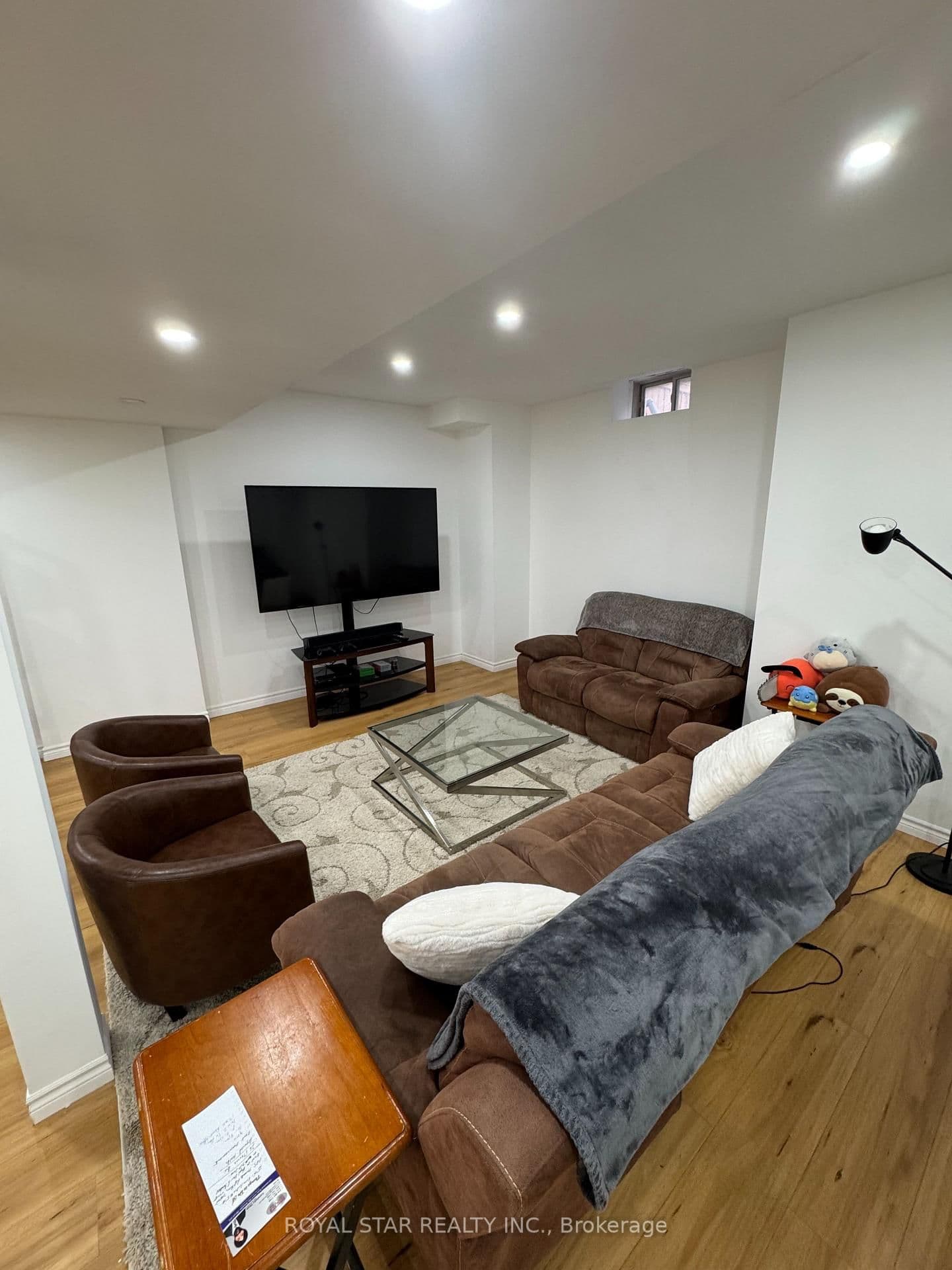 26 Marvin Avenue thumbnail 45