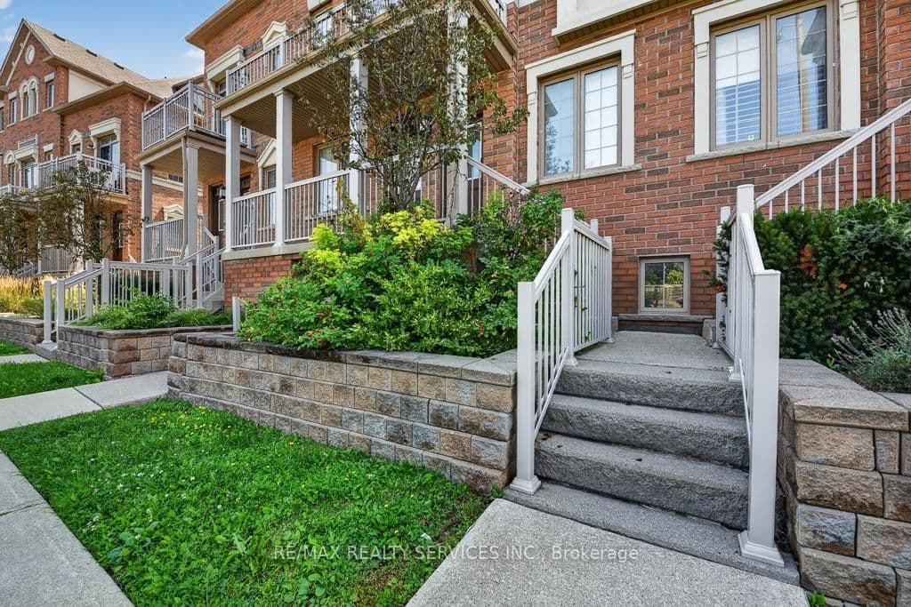 180 Howden Boulevard, Unit 15 thumbnail 2