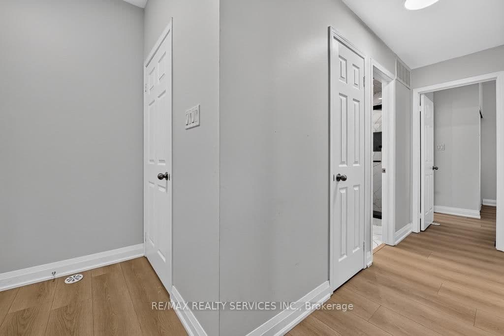 180 Howden Boulevard, Unit 15 thumbnail 25