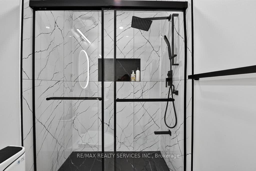 180 Howden Boulevard, Unit 15 thumbnail 27