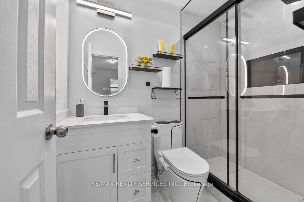 180 Howden Boulevard, Unit 15 thumbnail 32