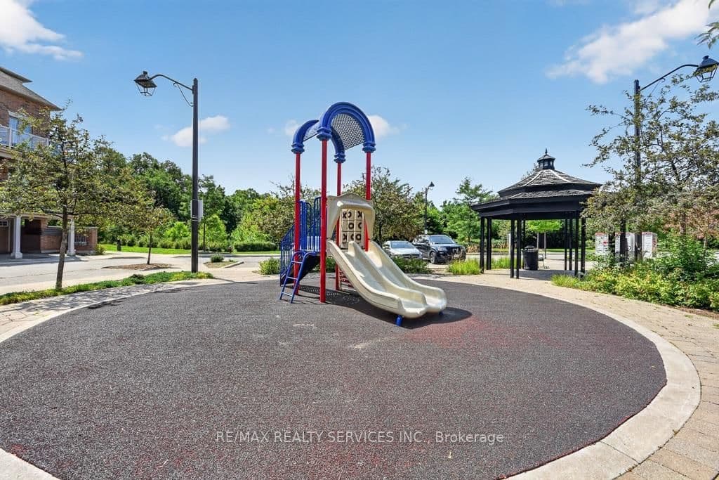 180 Howden Boulevard, Unit 15 thumbnail 38
